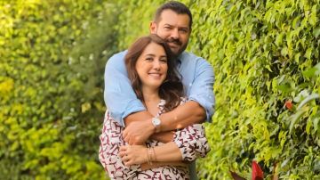 عمرو يوسف يتغزل في كندة علوش بعد ظهورها في مهرجان الجونة عمرو يوسف يتغزل في كندة علوش بعد ظهورها في مهرجان الجونة