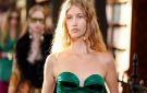 Miu Miu وLacoste تمنحان الأزياء الرياضية طابعا أنيقا في باريس