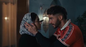 على زغاريد المستشفى أحمد مالك يزف هدى المفتي في لحظات مؤثرة في الحلقة الخامسة من سوا سوا على زغاريد المستشفى أحمد مالك يزف هدى المفتي في لحظات مؤثرة في الحلقة الخامسة من سوا سوا