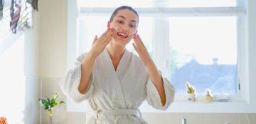 أسرار الجمال الطبيعي: 5 نصائح للحصول على بشرة متألقة