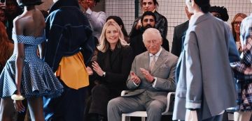 افتتاح ملكي لأسبوع الموضة بلندن 2026: تشارلز الثالث في عرض تولو كوكر افتتاح ملكي لأسبوع الموضة بلندن 2026: تشارلز الثالث في عرض تولو كوكر