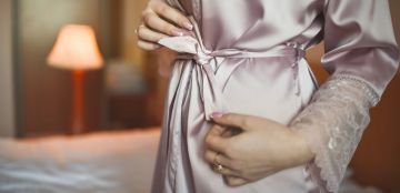 دليل شامل لأبرز قمصان نوم حرير مريحة وجذابة في الوقت ذاته