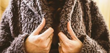 للمحجبات في رمضان.. تعرفي على كيفية تنسيق جاكيت فرو نسائي للمحجبات في رمضان.. تعرفي على كيفية تنسيق جاكيت فرو نسائي