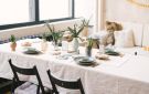 لإضفاء لمسة من الأناقة والرقي.. إليك كيفية تنسيق طاولة الطعام
