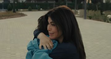 اللون الأزرق الحلقة الرابعة ... جومانا مراد تفقد ابنها في مشهد مؤثر