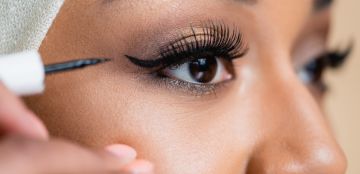 أفضل أيلاينر بحسب شكل العين.. تعلمي القواعد بسهولة