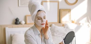 كيف اعتني ببشرتي قبل العيد؟ روتين لا بد من اتباعه