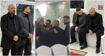 مصطفى حجاج ووليد سعد وأحمد إبراهيم في عزاء والد الشاعر خالد تاج الدين