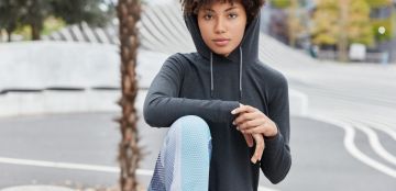 ملابس رياضية نسائية : كيفية اختيار الأكثر راحة وعملية