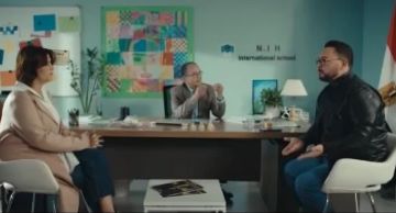 المدرسة ترفض قبول حمزة و آمنة ترفض الحديث مع والدها ... في الحلقة الثانية من مسلسل اللون الأزرق 