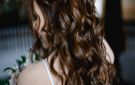 تسريحات أخت العروس ونصائح مهمة لاختيار التسريحة المناسبة
