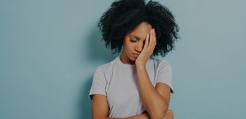 صداع التوتر: ما أسبابه وكيف تتخلصين منه؟