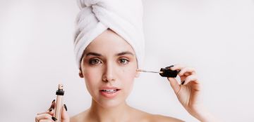 خطوات المكياج: دليلك الاحترافي من الأساسيات إلى الإطلالة الكاملة