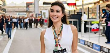 ياسمين صبري تسرق الأضواء بإطلالتها الساحرة في حفل زفاف ابنة المنتج محمد السعدي