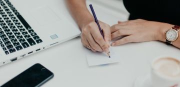 يساعدنا التخطيط على تحقيق عدد من الأهداف مثل: التفوق والنجاح