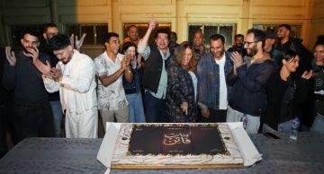 يسرا وأبطال فيلم بنات فاتن يحتفلون بانتهاء التصوير
