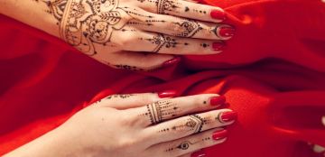 دليل شامل لأبرز نقش يدين ناعم يلائم كل المناسبات