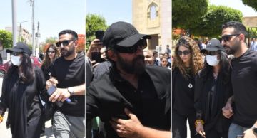 أحمد حلمي يشيع جثمان والدته لمثواها الأخير ... وزوجته منى زكي وابنتهما ليلي بجواره في هذه اللحظات