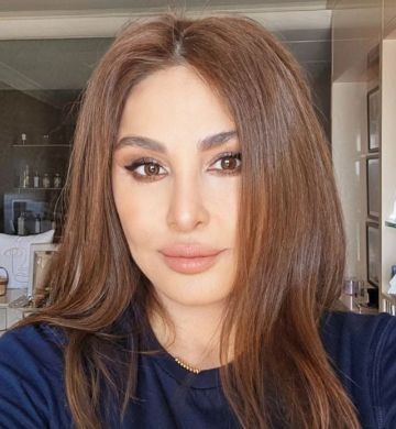 إليسا تستبدل الحذاء على المسرح بكل عفوية والجمهور يتفاعل (فيديو)
