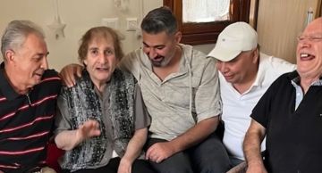 فيديو ياسر جلال ومحمود حميدة يزوران محيي إسماعيل في دار إقامة كبار الفنانين
