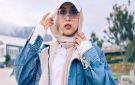 عبايات مع الجينز: كيفية تنسيقها بأسلوب عصري ومميز