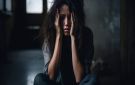 هل تعلمين ما هو علاج الضيق والاكتئاب ؟ اكتشفي الإجابة