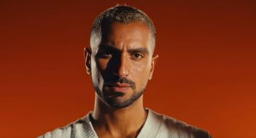 فيديو - محمد الشرنوبي يشوق جمهوره لخطوة فنية مختلفة: رحلة أربع سنين بدور فيها على نفسي
