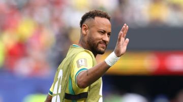 نيمار مشغول بهذه اللعبة بعد خروج البرازيل من كأس العالم نيمار مشغول بهذه اللعبة بعد خروج البرازيل من كأس العالم