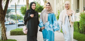 صيحات العبايات الكريب لموسم 2026: سر الأناقة لهذا العام