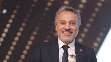 تعيين إيهاب فهمي رئيسا للبيت الفني للمسرح بقرار من وزير الثقافة تعيين إيهاب فهمي رئيسا للبيت الفني للمسرح بقرار من وزير الثقافة