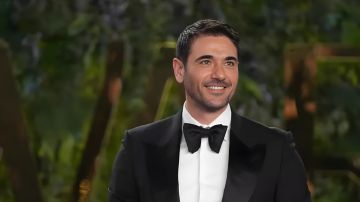 صناع مسلسل الأمير يحتفلون بعيد ميلاد أحمد عز