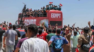رجل أعمال إماراتي يهدي منتخب مصر سيارات فاخرة رجل أعمال إماراتي يهدي منتخب مصر سيارات فاخرة