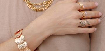 المجوهرات والاكسسوارات: إليك الطرق الصحيحة لتنظيف اساور نسائيه في المنزل