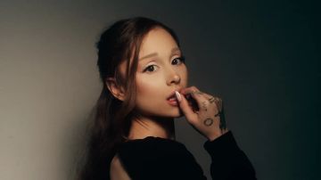 أريانا غراندي: ألبوم Petal ولد من غضب لم أعد أخفيه