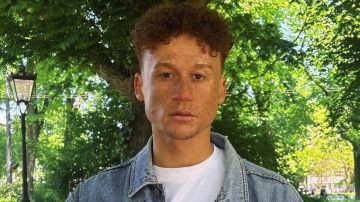 هل عاد حزلقوم؟ شاب هولندي يصدم الجمهور بشبهه مع أحمد مكي هل عاد حزلقوم؟ شاب هولندي يصدم الجمهور بشبهه مع أحمد مكي