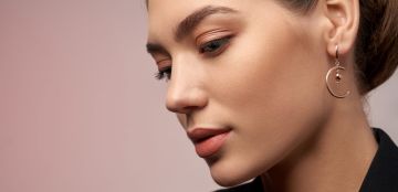 أشكال حلق ذهب : مزيج من الأناقة والقيمة والجاذبية في وقت واحد
