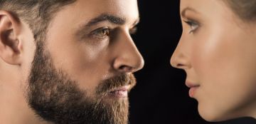 كيف اعرف شخص يحبني؟ دلالات ستجعلك تعلمين الحقيقة
