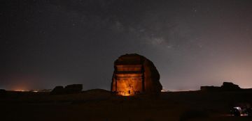 تجارب مثيرة في سماء العلا لعشاق الفلك ورصد النجوم تجارب مثيرة في سماء العلا لعشاق الفلك ورصد النجوم