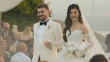 تشاغان شينغول وزينب دميرهان يعلنان زواجهما تشاغان شينغول وزينب دميرهان يعلنان زواجهما