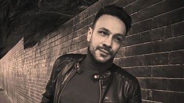 محمد عطية يستعيد أصعب ساعات حياته بعد وفاة والدته