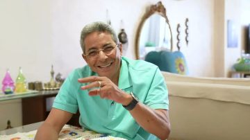 محمود سعد يكشف أسرار ظهوره مع فرقة كاريوكي