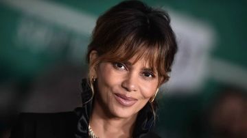 هالي بيري توثق رحلة رومانسية مع فان هانت في عيد ميلادها