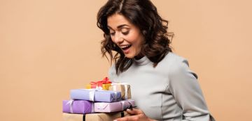 أفكار هدايا للأخت.. تلامس قلبها وترسم البسمة على وجهها أفكار هدايا للأخت.. تلامس قلبها وترسم البسمة على وجهها