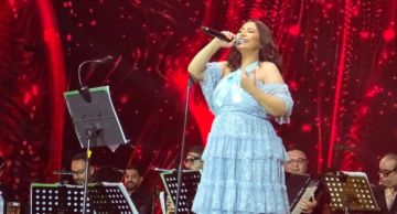 شيرين عبد الوهاب تغني بحرية لأول مرة على المسرح وسط هتاف جمهورها صوت مصر شيرين عبد الوهاب تغني بحرية لأول مرة على المسرح وسط هتاف جمهورها صوت مصر