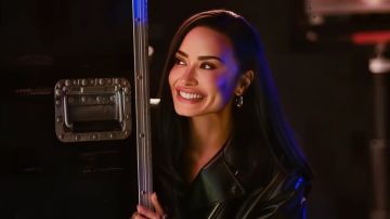 ديمي لوفاتو تتألق في العرض الأول لفيلم Camp Rock 3 ديمي لوفاتو تتألق في العرض الأول لفيلم Camp Rock 3