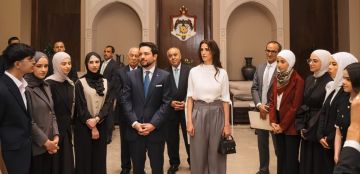 بأسلوب مغاير وعصري.. الأميرة رجوة تعيد ارتداء قميصها الأبيض! بأسلوب مغاير وعصري.. الأميرة رجوة تعيد ارتداء قميصها الأبيض!