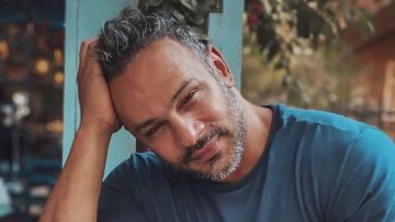محمد عطية يعلن رحيل والدته ويعتذر لجمهوره محمد عطية يعلن رحيل والدته ويعتذر لجمهوره
