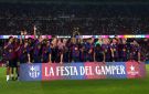 مشجع لبناني يطلب الزواج من حبيبته خلال مباراة برشلونة والأهلي