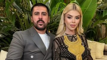 عروس الذهب التركية تشاغلا أوز مكبلة اليدين في قصر العدل