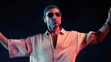 أحمد سعد يوثق لقاءه بـ سانت ليفانت ووالده ويمازحهما أحمد سعد يوثق لقاءه بـ سانت ليفانت ووالده ويمازحهما